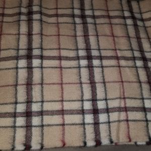 Lanart plaided warm scarf.